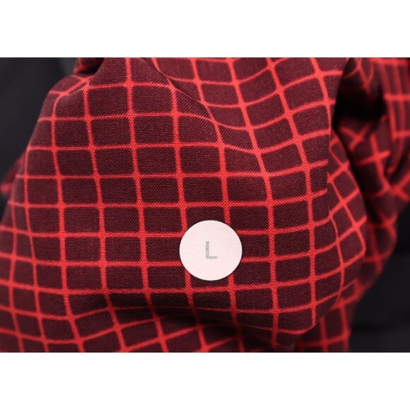 Lululemon Women's Core Shorts Unlined 11" Inseam Red/Black Squares Sz L - Picture 7 of 8